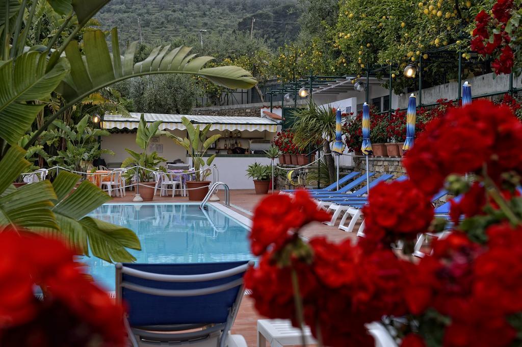 Residence Elvira Ντιάνο Μαρίνα Εξωτερικό φωτογραφία