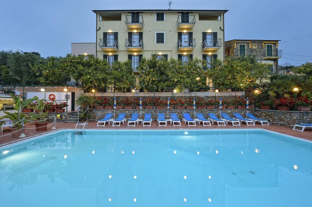 Residence Elvira Ντιάνο Μαρίνα Εξωτερικό φωτογραφία