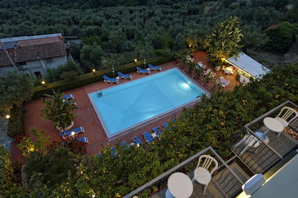Residence Elvira Ντιάνο Μαρίνα Εξωτερικό φωτογραφία