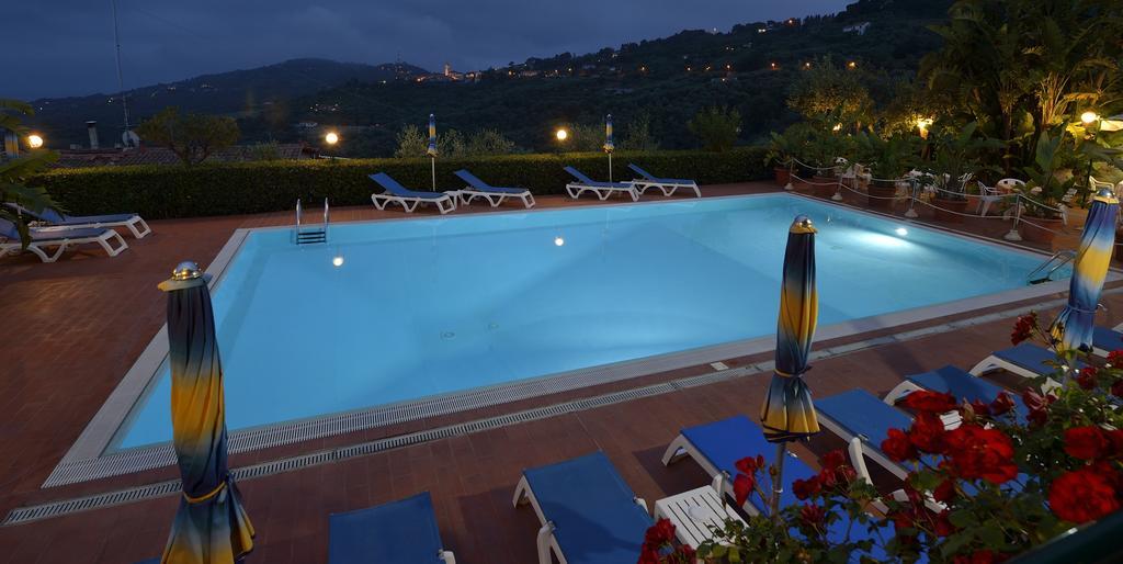 Residence Elvira Ντιάνο Μαρίνα Εξωτερικό φωτογραφία