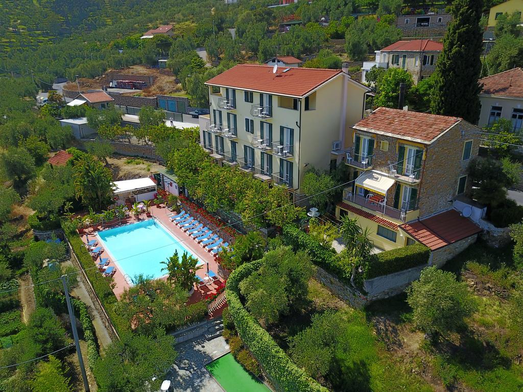 Residence Elvira Ντιάνο Μαρίνα Εξωτερικό φωτογραφία